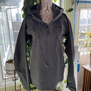 Patagonia light weight water proof jacket